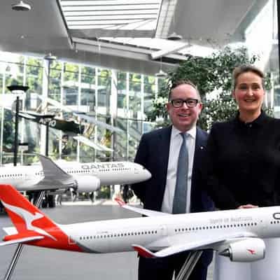 Qantas soars to $2.5b profit, plans share buyback