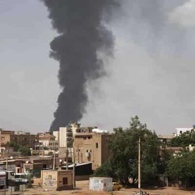 Explosion rocks Khartoum airport amid new attacks