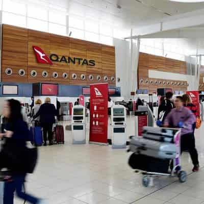 Industry flags Qantas travel credit extension