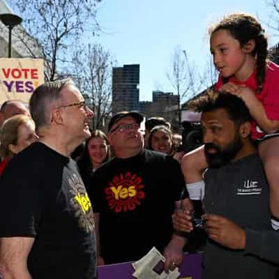 PM takes to the streets to thank voice volunteers