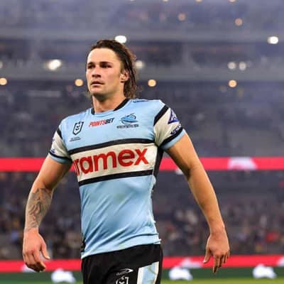 Hynes back as Sharks and Raiders fight for home final