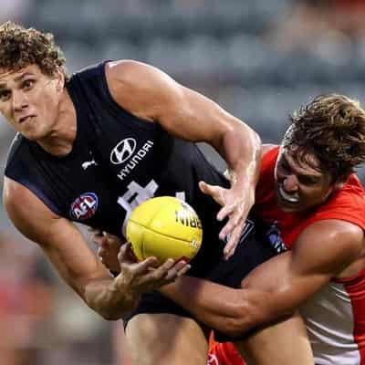 Swans aim to gatecrash Blues' AFL finals party