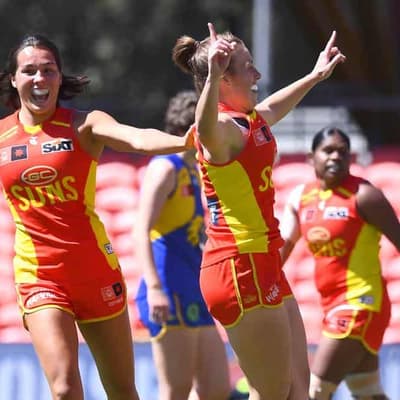 Six-goal Stanton leads Suns slaughter of Eagles