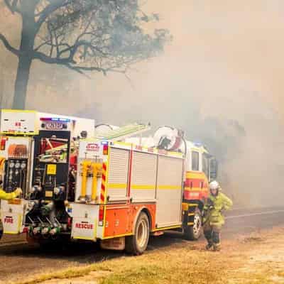 'Not safe to return': Tara residents flee bushfire