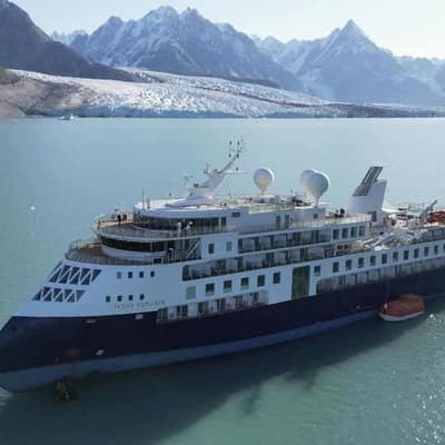 Stranded luxury cruise ship pulled free in Greenland