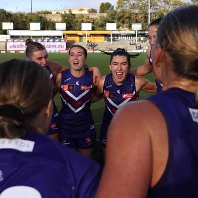 Irish sensation Tighe steers Dockers past Hawks in AFLW