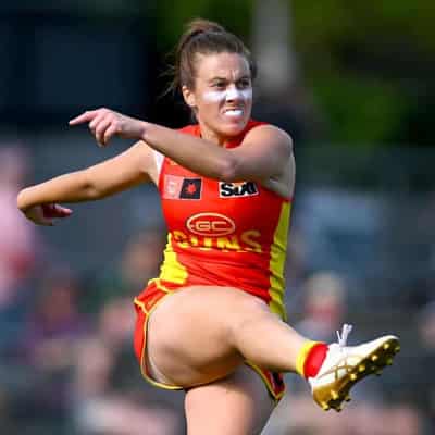 Stanton stands up again in Suns' AFLW win over Magpies