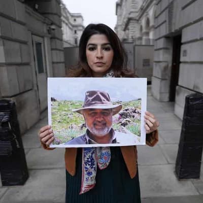 US prisoners fly out of Iran in swap deal