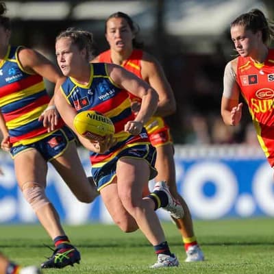 Unbeaten Crows skip past Gold Coast in AFLW win