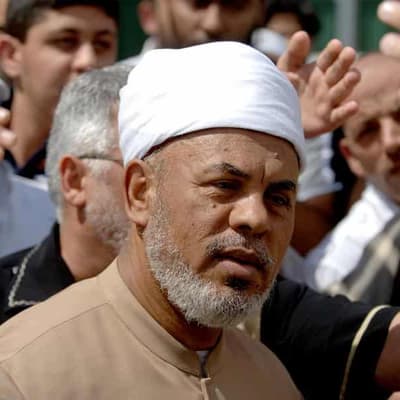 Contentious long-time grand mufti dies aged 82