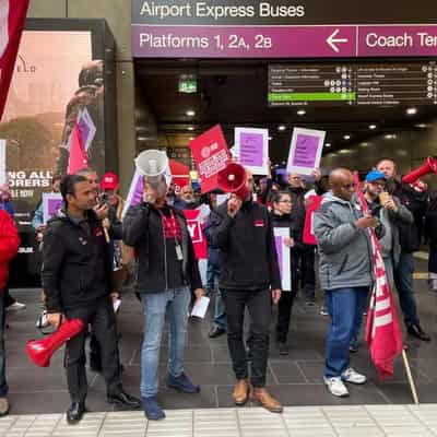 V/Line security guards claim they're being underpaid