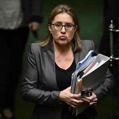 Premier stands by silence on 'unacceptable' Games costs