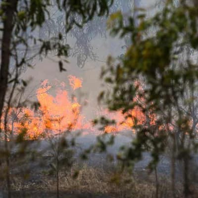Residents flee their homes, house destroyed by fire