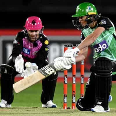 Lanning hits Melbourne Stars to victory on WBBL return