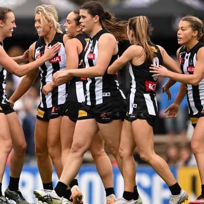 Collingwood beat Geelong for fourth straight AFLW win