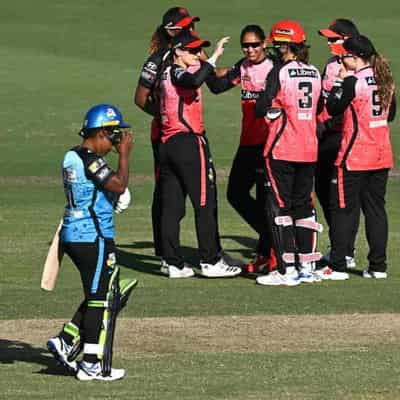 Melbourne Renegades take down Strikers in WBBL upset