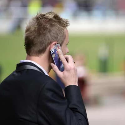 Busy message greets one-in-five welfare agency callers