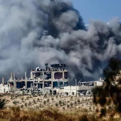 Fierce clashes in Gaza as Israel expands offensive