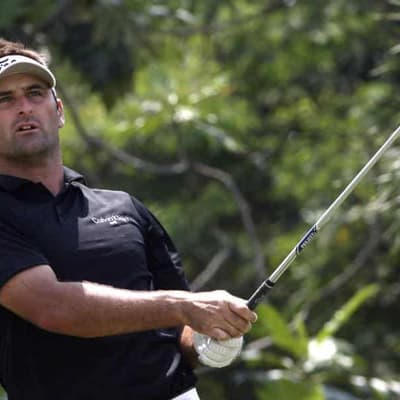 Golfer Michael Hendry inspires in leukaemia comeback