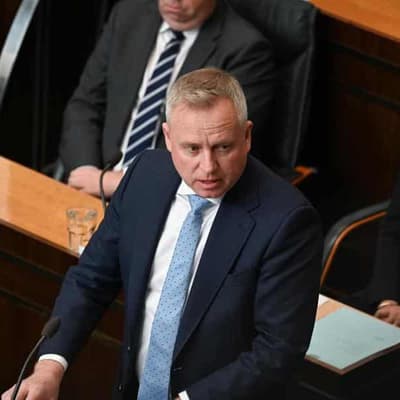 No misconduct notices sent to public servants: premier