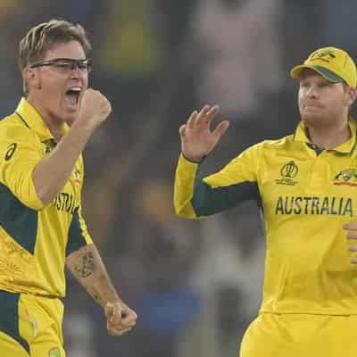 Australia beat England to win fifth-straight Cup game