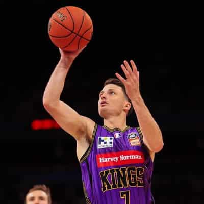 Bruce's late three-pointer ices Kings' win over NZ