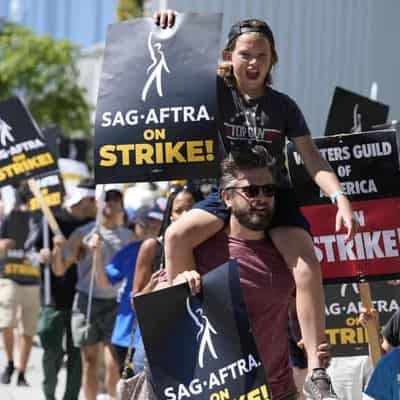 Hollywood actors reach deal with studios to end strike