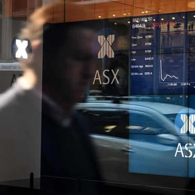 Aussie shares hit three-week high as bond yields drop