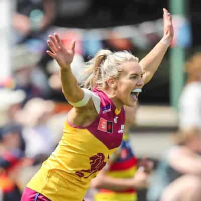 Brisbane pip Adelaide in AFLW qualifying final thriller