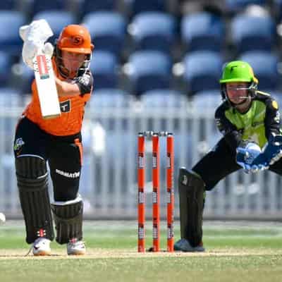 Scorchers atop WBBL ladder after Mooney blitzes Thunder