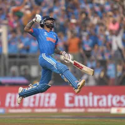 Kohli & Shami power India past NZ into World Cup final