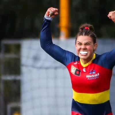 Crows coach hails his "exceptional" AFLW star Hatchard