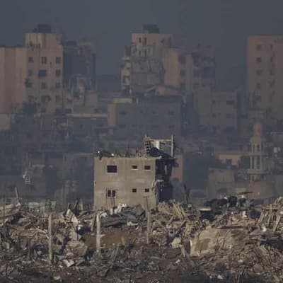 Israeli tanks 'near hospital' in embattled north Gaza