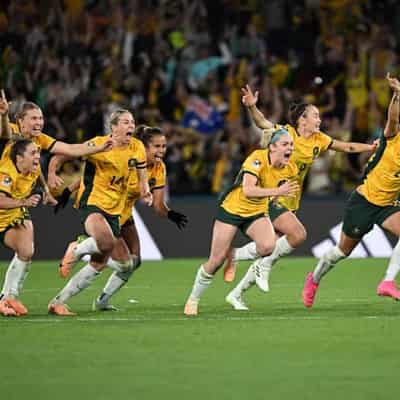 Matildas, 2000 water polo team win Don, Dawn awards